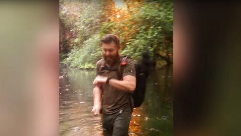 POZNATOG VODITELJA UDARIO GROM: Snimanje emisije se umalo kobno završilo (VIDEO) POZNATOG VODITELJA UDARIO GROM: Snimanje emisije se umalo kobno završilo (VIDEO)
