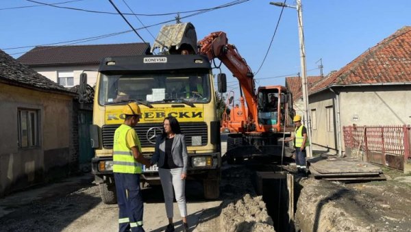 ПАНЧЕВАЧКА КАРАУЛА ДОБИЈА НОВУ КАНАЛИЗАЦИЈУ Градска менаџерка Маја Витман о капиталним пројектима ПАНЧЕВАЧКА КАРАУЛА ДОБИЈА НОВУ КАНАЛИЗАЦИЈУ Градска менаџерка Маја Витман о капиталним пројектима