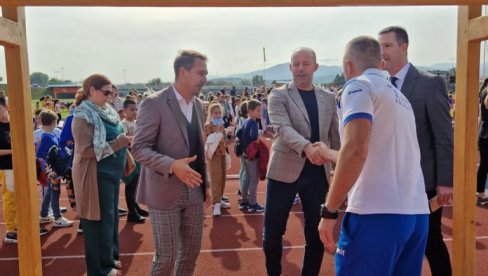 MALI SAJAM SPORTA U KRALJEVU: Tradicija duga šest godina MALI SAJAM SPORTA U KRALJEVU: Tradicija duga šest godina
