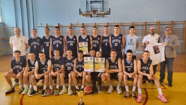 УКУС ТРИЈУМФА: Кошаркаши Петровграда наставили тамо где су стали прошле сезоне УКУС ТРИЈУМФА: Кошаркаши Петровграда наставили тамо где су стали прошле сезоне