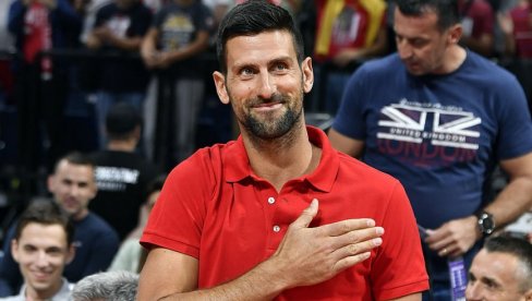 DIRLJIV SUSRET! Kada ga je video, Novak Đoković je trčao kroz celu Arenu da se pozdrave (VIDEO) DIRLJIV SUSRET! Kada ga je video, Novak Đoković je trčao kroz celu Arenu da se pozdrave (VIDEO)