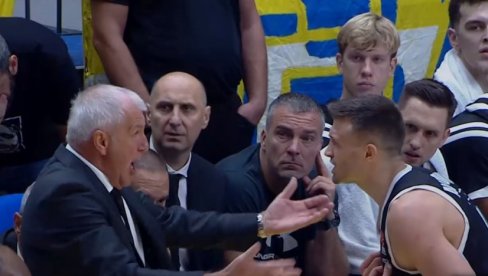 PARTIZAN IZGUBIO NA STARTU EVROLIGE - I TO KAKO! Željko Obradović igračima poručio da su glumci, nisu mu ostali dužni PARTIZAN IZGUBIO NA STARTU EVROLIGE - I TO KAKO! Željko Obradović igračima poručio da su glumci, nisu mu ostali dužni