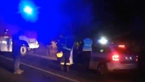 PREVRNUO SE ŠLEPER: Auto-put kod Paraćina blokiran, stvorila se kolona (VIDEO) PREVRNUO SE ŠLEPER: Auto-put kod Paraćina blokiran, stvorila se kolona (VIDEO)