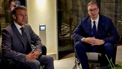 VUČIĆ PREKO SAT VREMENA RAZGOVARAO SA MAKRONOM: Srpski i francuski predsednik u četiri oka o svim važnim pitanjima (FOTO) VUČIĆ PREKO SAT VREMENA RAZGOVARAO SA MAKRONOM: Srpski i francuski predsednik u četiri oka o svim važnim pitanjima (FOTO)