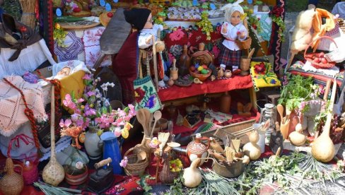 PRIPREMAJU TRADICIONALNA JELA: U subotu manifestacija „Češljevobarski susreti“ PRIPREMAJU TRADICIONALNA JELA: U subotu manifestacija „Češljevobarski susreti“