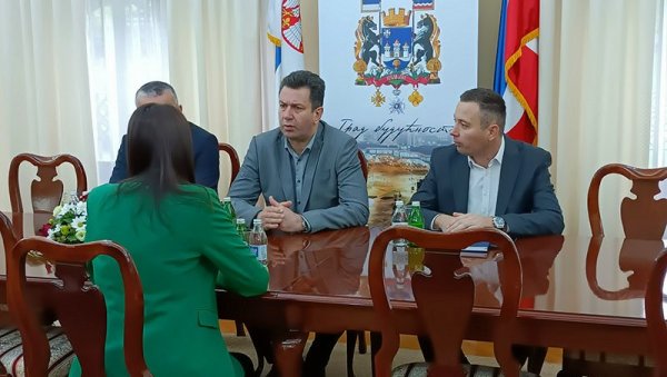 ОД ДЕПОНИЈЕ ПРАВЕ ОАЗУ: Шабац и Министарство заштите животне средине уређују Дудару ОД ДЕПОНИЈЕ ПРАВЕ ОАЗУ: Шабац и Министарство заштите животне средине уређују Дудару