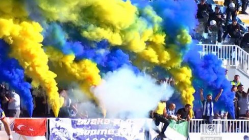 BRUKA I SRAMOTA USRED SRBIJE! Čujte delije, čujte grobari, Kosovo se neće vratiti... (VIDEO)