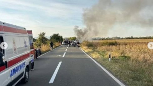 IMA POGINULIH U NESREĆI KOD MLADENOVCA: Jezivi detalji sudara automobila i motocikla (FOTO) IMA POGINULIH U NESREĆI KOD MLADENOVCA: Jezivi detalji sudara automobila i motocikla (FOTO)