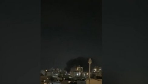 PRVI SNIMCI NOĆNOG BOMBARDOVANJA TEL AVIVA: Žestok udar, ispaljeno 150 raketa (VIDEO) PRVI SNIMCI NOĆNOG BOMBARDOVANJA TEL AVIVA: Žestok udar, ispaljeno 150 raketa (VIDEO)