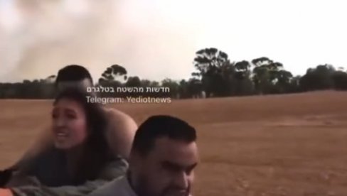 НЕМОЈ ДА МЕ УБИЈЕШ! ПОТРЕСАН СНИМАК ИЗ ИЗРАЕЛА: Милитанти Хамаса киднаповали студенткињу (ФОТО/ВИДЕО) НЕМОЈ ДА МЕ УБИЈЕШ! ПОТРЕСАН СНИМАК ИЗ ИЗРАЕЛА: Милитанти Хамаса киднаповали студенткињу (ФОТО/ВИДЕО)