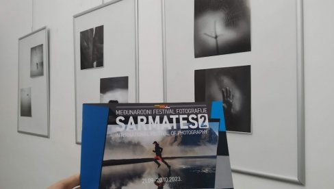 „NEŠTO IZMEĐU“ U PARAĆINU: Izložba Aleksandra Buđevca do 20. oktobra u Kulturnom centru (FOTO) „NEŠTO IZMEĐU“ U PARAĆINU: Izložba Aleksandra Buđevca do 20. oktobra u Kulturnom centru (FOTO)