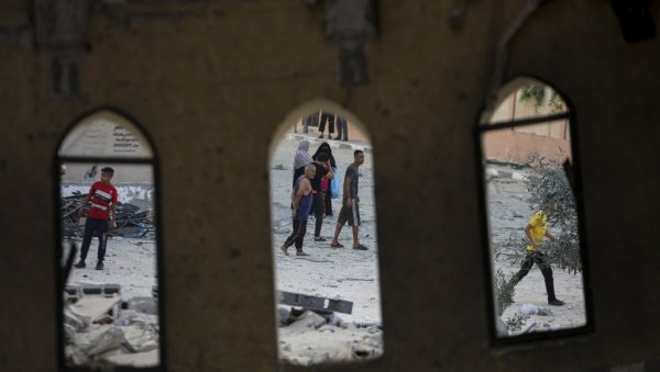 ЛЕЖАЛА САМ НА МРТВИМА, ДА БИХ ЛИЧИЛА НА ЈЕДНОГ ОД ЊИХ: Девојка преживела напад Хамаса - Као да сам у паклу (ВИДЕО) ЛЕЖАЛА САМ НА МРТВИМА, ДА БИХ ЛИЧИЛА НА ЈЕДНОГ ОД ЊИХ: Девојка преживела напад Хамаса - Као да сам у паклу (ВИДЕО)