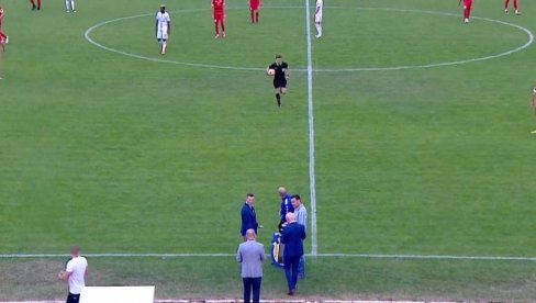 OVO SE DOSAD NIKAD NIJE DESILO: Evo zašto je prekinut meč Radnički Kragujevac - Crvena zvezda OVO SE DOSAD NIKAD NIJE DESILO: Evo zašto je prekinut meč Radnički Kragujevac - Crvena zvezda