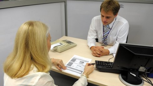 OTPLATA ZAJMA PRE ROKA BEZ PENALA: Centralna banka ukinula naknade za prevremeno vraćanje stambenog kredita OTPLATA ZAJMA PRE ROKA BEZ PENALA: Centralna banka ukinula naknade za prevremeno vraćanje stambenog kredita