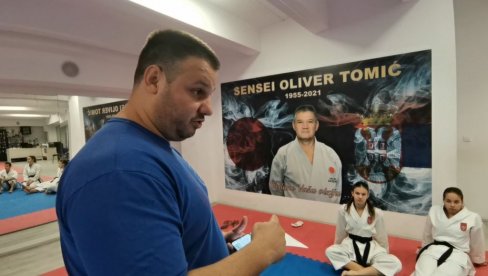 SIN LEGENDARNOG JUGOSLOVENSKOG KARATE PRVAKA STVARA NOVE ŠAMPIONE: Osvojili šest medalja na Svetskom šampionatu (FOTO/ VIDEO) SIN LEGENDARNOG JUGOSLOVENSKOG KARATE PRVAKA STVARA NOVE ŠAMPIONE: Osvojili šest medalja na Svetskom šampionatu (FOTO/ VIDEO)