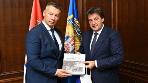 BEZBEDNOSTI IZAZOVI I REGIONU I SVETU: Održan sastanak ministara Nešić i Gašića BEZBEDNOSTI IZAZOVI I REGIONU I SVETU: Održan sastanak ministara Nešić i Gašića