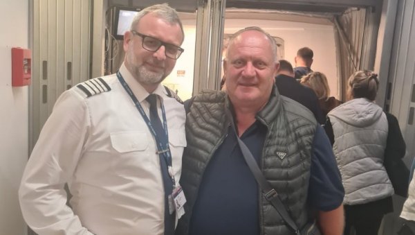 УЛАЗАК У АВИОН „ЕР СРБИЈЕ“ ЈЕ ДОНЕО ОЛАКШАЊЕ: Градоначелник Лесковца Горан Цветановић евакуисан из Израела, а пилот - Лесковчанин (ФОТО) УЛАЗАК У АВИОН „ЕР СРБИЈЕ“ ЈЕ ДОНЕО ОЛАКШАЊЕ: Градоначелник Лесковца Горан Цветановић евакуисан из Израела, а пилот - Лесковчанин (ФОТО)