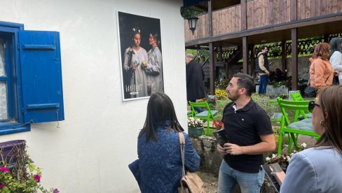 IZLOŽBA KUD „SPASOVDANSKI VEZ“: Za posetioce etno-parka u Zlakusi do 15. oktobra (FOTO) IZLOŽBA KUD „SPASOVDANSKI VEZ“: Za posetioce etno-parka u Zlakusi do 15. oktobra (FOTO)