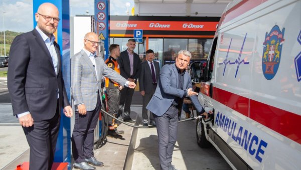 УЛОЖЕНО ВИШЕ ОД 4,5 МИЛИОНА ЕВРА: Нови малопродајни објекат компаније НИС на ауто-путу „Милош Велики“ УЛОЖЕНО ВИШЕ ОД 4,5 МИЛИОНА ЕВРА: Нови малопродајни објекат компаније НИС на ауто-путу „Милош Велики“