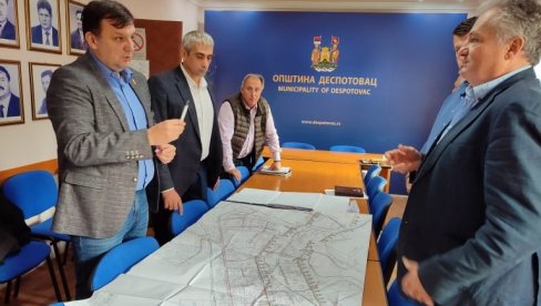 NAJAVLJENI RADOVI U DESPOTOVCU: U planu rekonstrukcija postojeće i dogradnja nove kanalizacione mreže (FOTO) NAJAVLJENI RADOVI U DESPOTOVCU: U planu rekonstrukcija postojeće i dogradnja nove kanalizacione mreže (FOTO)