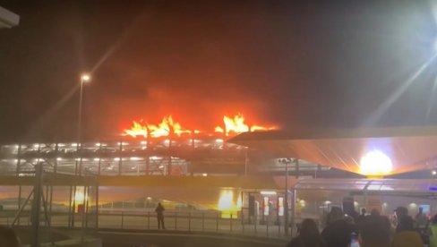 LOKALIZOVAN POŽAR NA AERODROMU U LONDONU: U gašenju učestvovalo 15 vozila, pista otvorena za avione LOKALIZOVAN POŽAR NA AERODROMU U LONDONU: U gašenju učestvovalo 15 vozila, pista otvorena za avione