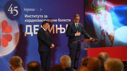 НАСТАВИЋЕМО ДА УЛАЖЕМО У ЗДРАВСТВО Вучић: Честитам 45 година рада Института „Дедиње“ - ова институција спасила многе животе НАСТАВИЋЕМО ДА УЛАЖЕМО У ЗДРАВСТВО Вучић: Честитам 45 година рада Института „Дедиње“ - ова институција спасила многе животе