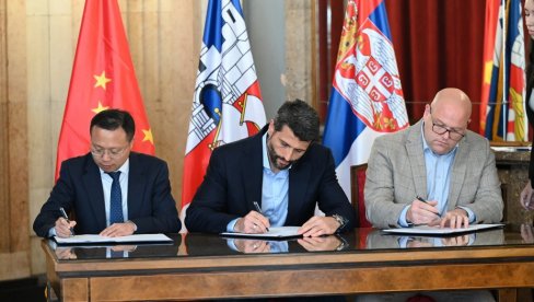 TOPLOTA STIŽE IZ OBRENOVCA: U Starom dvoru potpisan Aneks ugovora o izgradnji vangradskog toplovoda do Novog Beograda TOPLOTA STIŽE IZ OBRENOVCA: U Starom dvoru potpisan Aneks ugovora o izgradnji vangradskog toplovoda do Novog Beograda