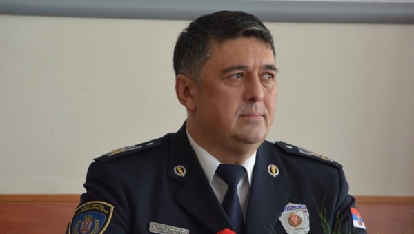 НАЧЕЛНИК ПОЛИЦИЈСКЕ УПРАВЕ У КРУШЕВЦУ:Расветљавање и хапшење осумњиченог за тешко убиство мерило се минутима (ФОТО/ ВИДЕО) НАЧЕЛНИК ПОЛИЦИЈСКЕ УПРАВЕ У КРУШЕВЦУ:Расветљавање и хапшење осумњиченог за тешко убиство мерило се минутима (ФОТО/ ВИДЕО)