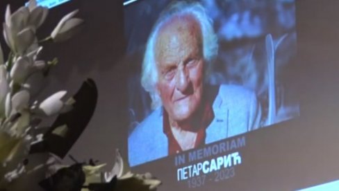 I MRTAV JE U NAŠOJ ZEMLJI OSTAO: Komemoracija piscu Petru Sariću održana u Domu kulture Sveti Sava u Štrpcu (VIDEO) I MRTAV JE U NAŠOJ ZEMLJI OSTAO: Komemoracija piscu Petru Sariću održana u Domu kulture Sveti Sava u Štrpcu (VIDEO)