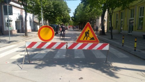 RADOVI U VELIKO GRADIŠTU: Deo Karpatske ulice zatvoren za saobraćaj RADOVI U VELIKO GRADIŠTU: Deo Karpatske ulice zatvoren za saobraćaj