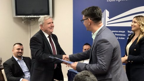 PODRŠKA UREĐENJU VODNIH OBJEKATA U VOJVODINI: Iz pokrajinske kase izdvojeno 481,6 miliona dinara PODRŠKA UREĐENJU VODNIH OBJEKATA U VOJVODINI: Iz pokrajinske kase izdvojeno 481,6 miliona dinara