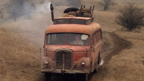 AUTOBUS KRSTIĆ I SIN U VLASNIŠTVU HRVATA: Kultno vozilo iz filma Ko to tamo peva hteli da kupe Srbi, ali - nije na prodaju (VIDEO) AUTOBUS KRSTIĆ I SIN U VLASNIŠTVU HRVATA: Kultno vozilo iz filma Ko to tamo peva hteli da kupe Srbi, ali - nije na prodaju (VIDEO)