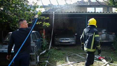 SREĆOM NEMA POVREĐENIH: Požar u Ustaničkoj ulici u Subotici odneo pomoćne prostorije SREĆOM NEMA POVREĐENIH: Požar u Ustaničkoj ulici u Subotici odneo pomoćne prostorije