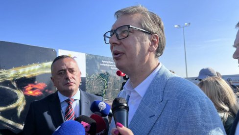VUČIĆ NA PITANJE NOVOSTI: Ni metar puta nisu izgradili oni koji su to obećavali VUČIĆ NA PITANJE NOVOSTI: Ni metar puta nisu izgradili oni koji su to obećavali