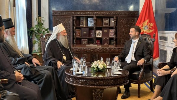 СВЕЧАНИ РУЧАК У ЊЕГОВУ ЧАСТ ПРИРЕЂЕН У ВИЛИ ГОРИЦА: Патријарх Порфирије разговарао са Милатовићем у Подгорици СВЕЧАНИ РУЧАК У ЊЕГОВУ ЧАСТ ПРИРЕЂЕН У ВИЛИ ГОРИЦА: Патријарх Порфирије разговарао са Милатовићем у Подгорици
