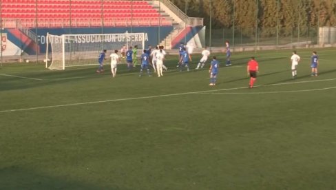 A POSLE NEVIĐENE DRAME... Omladinci Srbije poklekli protiv vršnjaka iz Italije, Mijatović (opet) dao gol i bio nokautiran A POSLE NEVIĐENE DRAME... Omladinci Srbije poklekli protiv vršnjaka iz Italije, Mijatović (opet) dao gol i bio nokautiran