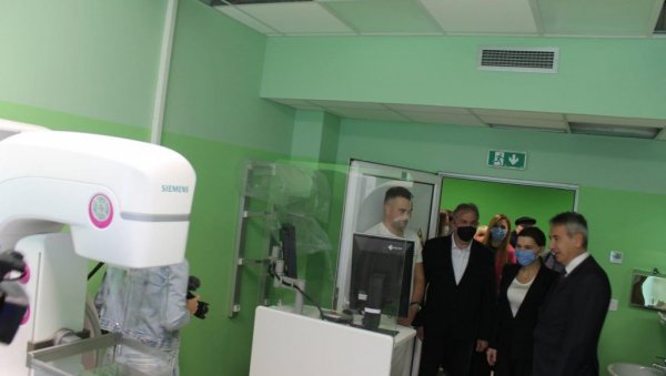ОВО ЈЕ ДОКАЗ КОЛИКО ИХ НЕ ИНТЕРЕСУЈЕ ЗДРАВЉЕ ЉУДИ У СРБИЈИ: Проф. др Радојевић-Шкодрић изнела истину о мамографу у Здравственом центру Врање ОВО ЈЕ ДОКАЗ КОЛИКО ИХ НЕ ИНТЕРЕСУЈЕ ЗДРАВЉЕ ЉУДИ У СРБИЈИ: Проф. др Радојевић-Шкодрић изнела истину о мамографу у Здравственом центру Врање