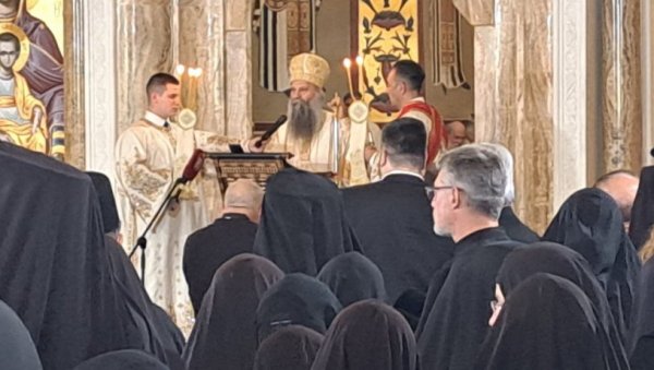 ОВДЕ У ПОДГОРИЦИ ЈЕ ДУБОКО ЗАСАЂЕН НАШ КОРЕН: Беседа патријарха Порфирија - Свети Сава одредио курс брода нашег народа ОВДЕ У ПОДГОРИЦИ ЈЕ ДУБОКО ЗАСАЂЕН НАШ КОРЕН: Беседа патријарха Порфирија - Свети Сава одредио курс брода нашег народа