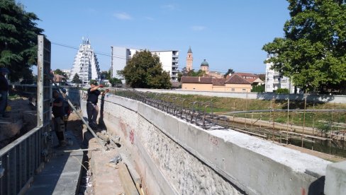 NA TERENU SVAKODNEVNO: Finalne pripreme za postavljanje pešačkog mosta u Paraćinu NA TERENU SVAKODNEVNO: Finalne pripreme za postavljanje pešačkog mosta u Paraćinu