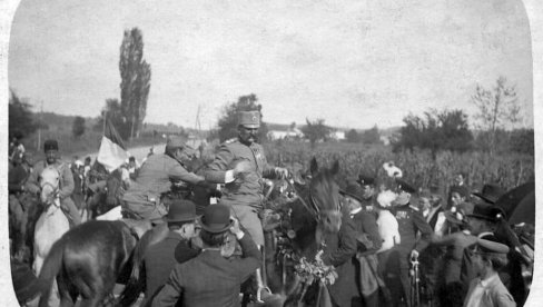 POGLEDAJTE OVU ISTORIJSKU FOTOGRAFIJU: Srpska vojska oslobađa Kruševac 1918. godine POGLEDAJTE OVU ISTORIJSKU FOTOGRAFIJU: Srpska vojska oslobađa Kruševac 1918. godine