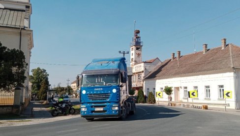 SREMCI I MAČVANI DOSANJALI AUTO-PUT Žiteljima Jarka, Hrtkovaca i Platičeva otvaranjem nove trase ispunjena višedecenijka želja