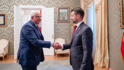 SRBIN PRVI PUT ŠEF SKUPŠTINE Lider NSD, Andrija Mandić, kandidat za predsednika parlamenta SRBIN PRVI PUT ŠEF SKUPŠTINE Lider NSD, Andrija Mandić, kandidat za predsednika parlamenta