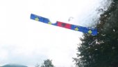 NOVE PROVOKACIJE PRIŠTINE: Zastave lažne države Kosovo i Albanije kod sela Banje (FOTO) NOVE PROVOKACIJE PRIŠTINE: Zastave lažne države Kosovo i Albanije kod sela Banje (FOTO)
