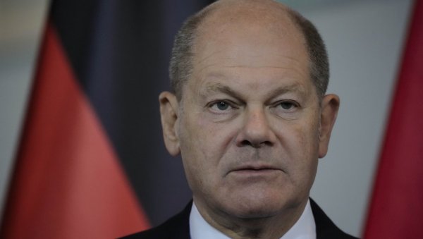 ШОЛЦ ОШТРО ОДБАЦУЈЕ РАДИКАЛНЕ ПРОМЕНЕ: Право на азил је саставни део немачког правног и вредносног система ШОЛЦ ОШТРО ОДБАЦУЈЕ РАДИКАЛНЕ ПРОМЕНЕ: Право на азил је саставни део немачког правног и вредносног система