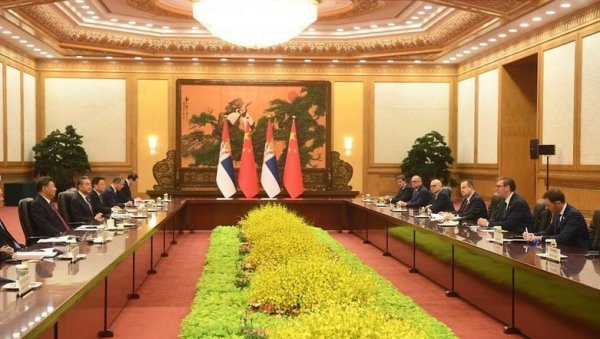 У ПРИСУСТВУ ВУЧИЋА И СИЈА: Потписан Споразум о слободној трговини са Кином (ВИДЕО) У ПРИСУСТВУ ВУЧИЋА И СИЈА: Потписан Споразум о слободној трговини са Кином (ВИДЕО)