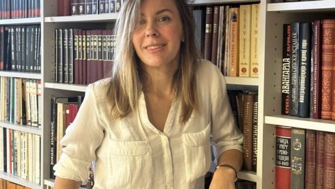 ХВАЛА ШТО ЧУВАТЕ КУЛТУРУ: Честитка Вечерњим новостима директорке Културног центра Србије у Паризу ХВАЛА ШТО ЧУВАТЕ КУЛТУРУ: Честитка Вечерњим новостима директорке Културног центра Србије у Паризу