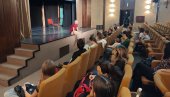 BESPLATNI ČASOVI GLUME: Dramski studio za osnovce i srednjoškolce u Požarevcu BESPLATNI ČASOVI GLUME: Dramski studio za osnovce i srednjoškolce u Požarevcu