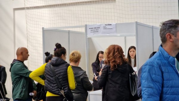 ЈОШ ЈЕДАН САЈАМ ЗАПОШЉАВАЊА: У понуди 600 радних места код 36 послодаваца ЈОШ ЈЕДАН САЈАМ ЗАПОШЉАВАЊА: У понуди 600 радних места код 36 послодаваца