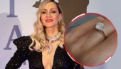 UDAJE SE JELENA GAVRILOVIĆ: Glumica ponosno pokazala prsten - verenik i ona kupili stan u Beogradu na vodi (FOTO)