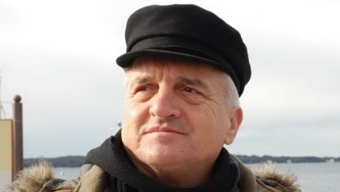 PRIZNANJE KNJIŽEVNIKU: Davidu Kecmanu Daku Oktobarska nagrada Grada Sombora PRIZNANJE KNJIŽEVNIKU: Davidu Kecmanu Daku Oktobarska nagrada Grada Sombora